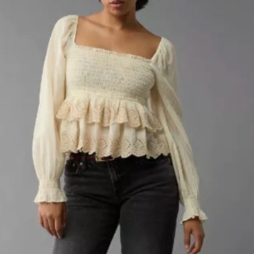 NWT American Eagle Cream Smocked Embroidered Peasant‎ Tiered Blouse Top Medium